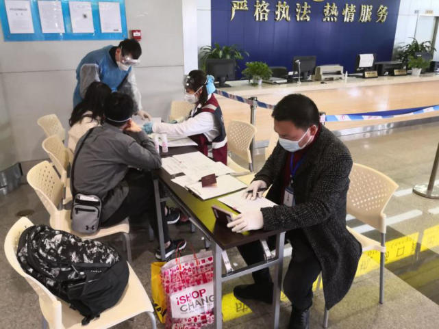 成都空港门户的抗疫防线 15座酒店、1545次航班的“云端守护”
